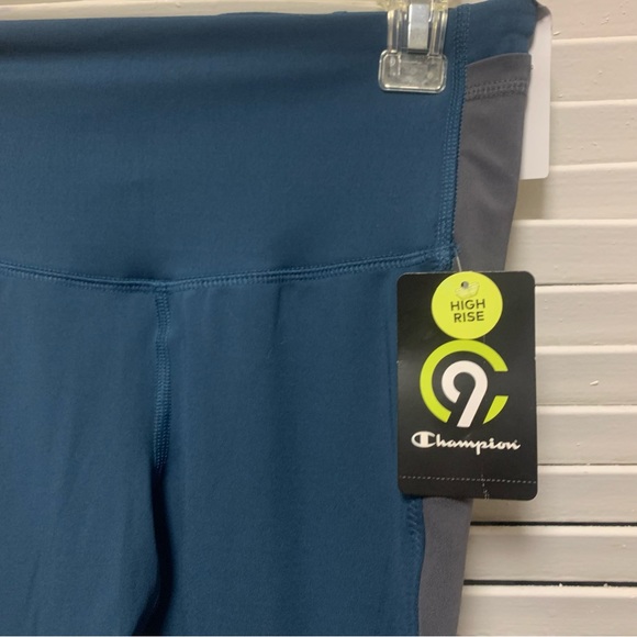 Champion NWT small athletic capris - Picture 2 of 7
